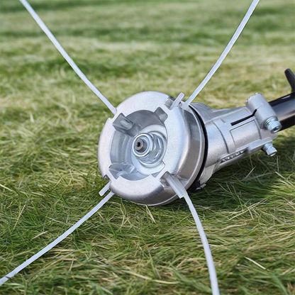 Nu slipper du springa fram och tillbaka till ladan för att din nylontråd har gått av igen! Denna robusta trimmerhuv i aluminium med fyra trådar klipper igenom tjockt gräs och allt annat som om det vore ingenting – ingen rost, inga brott, inget krångel med