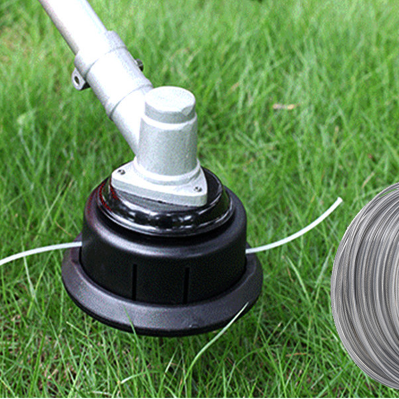 Nu slipper du springa fram och tillbaka till ladan för att din nylontråd har gått av igen! Denna robusta trimmerhuv i aluminium med fyra trådar klipper igenom tjockt gräs och allt annat som om det vore ingenting – ingen rost, inga brott, inget krångel med